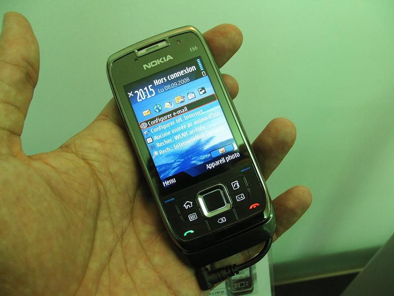 Nokia E66 01