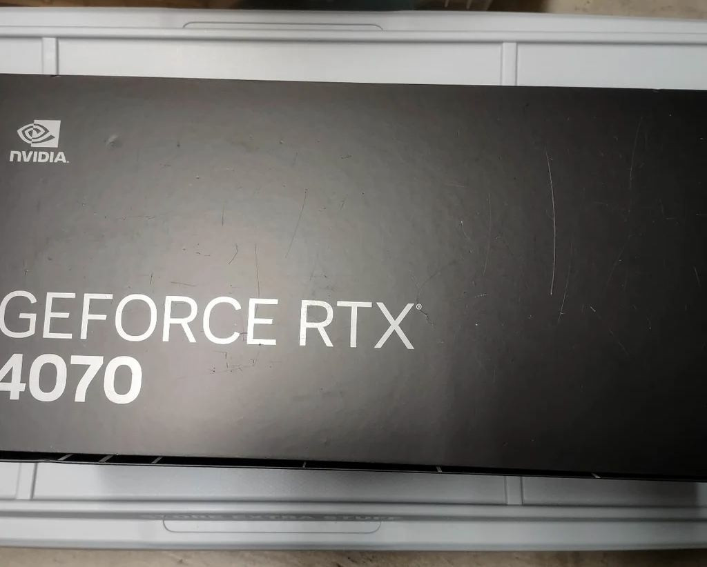 Nvidia GeForce RTX 4070 boite