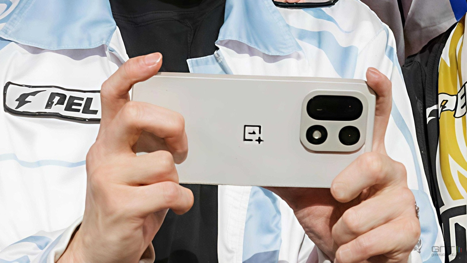 OnePlus 15 : la sortie mondiale du smartphone avant la fin de l'année ?