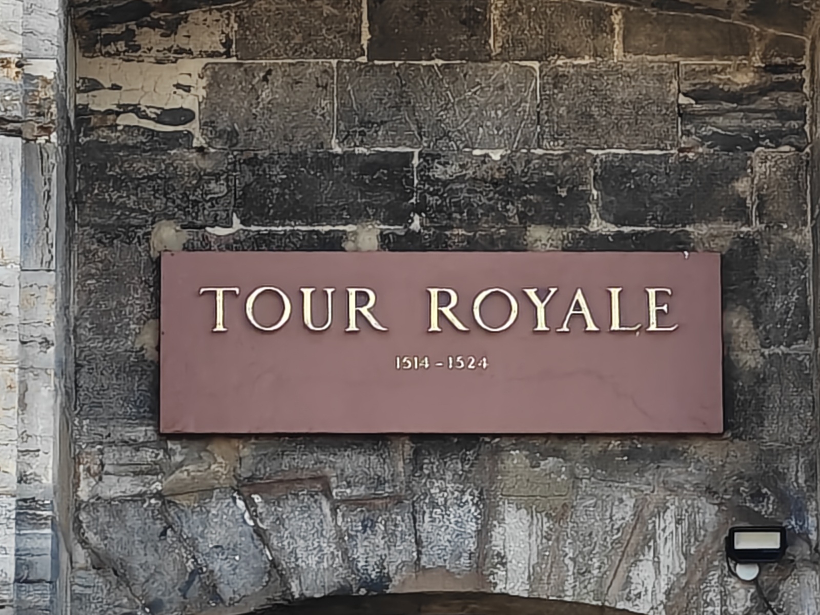 OnePlus 15R zoom x10 02