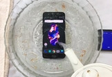 Le OnePlus 5 est étanche, la preuve en vidéo