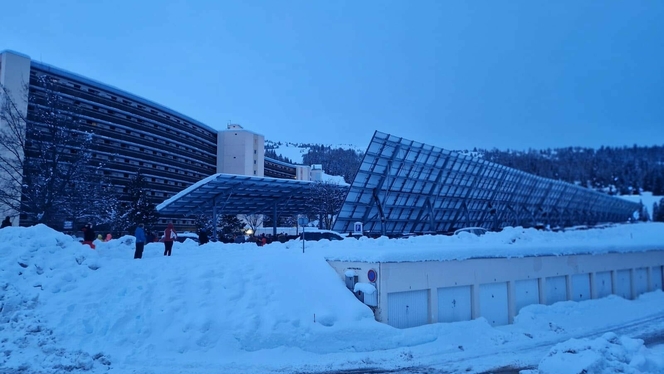 Superdévoluy : des panneaux solaires s'effondrent sous le poids de la neige