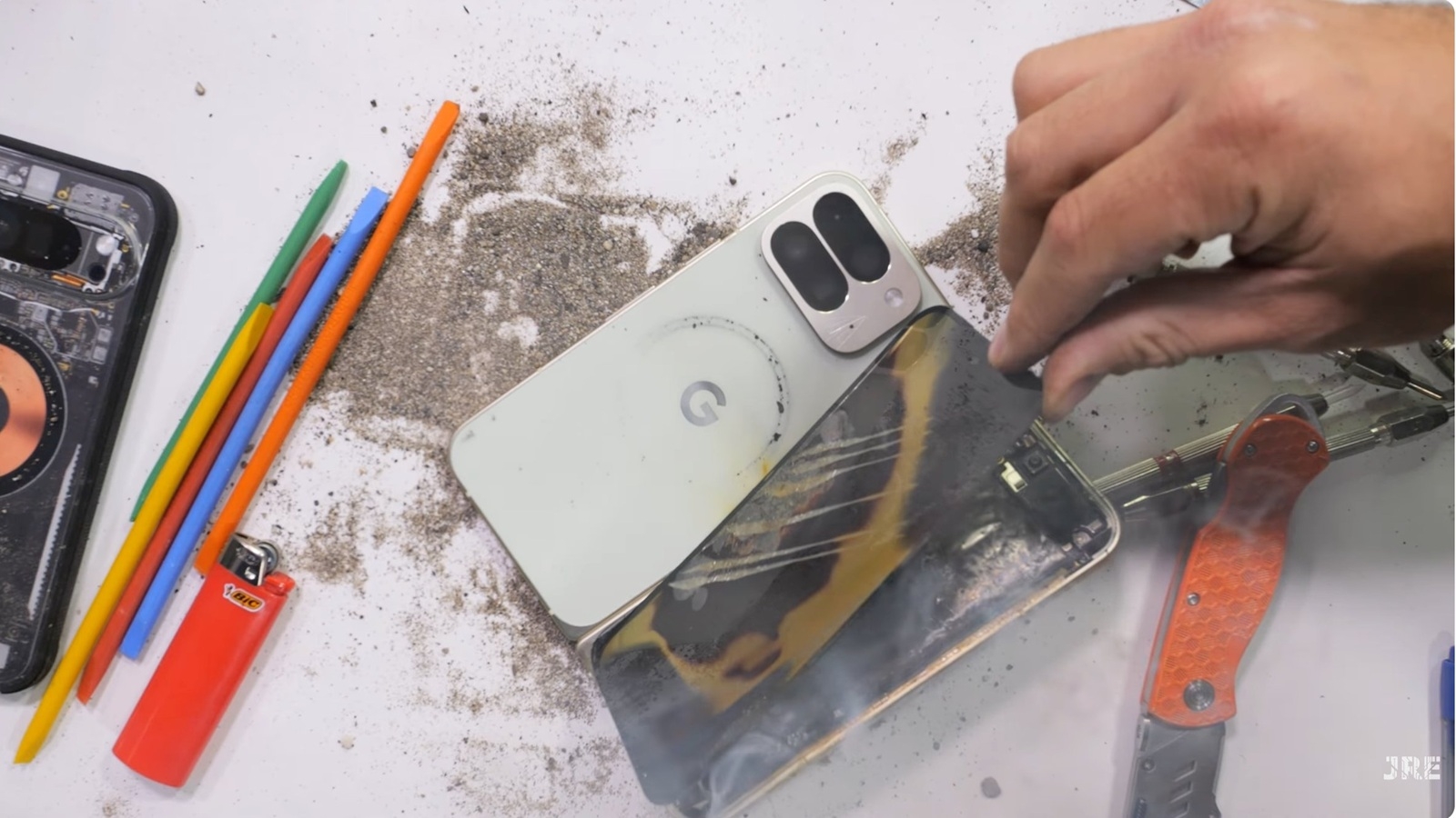 Pixel 10 Pro Fold 02 explosion