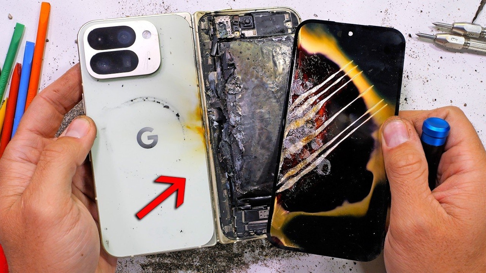 Pixel 10 Pro Fold 03 explosion