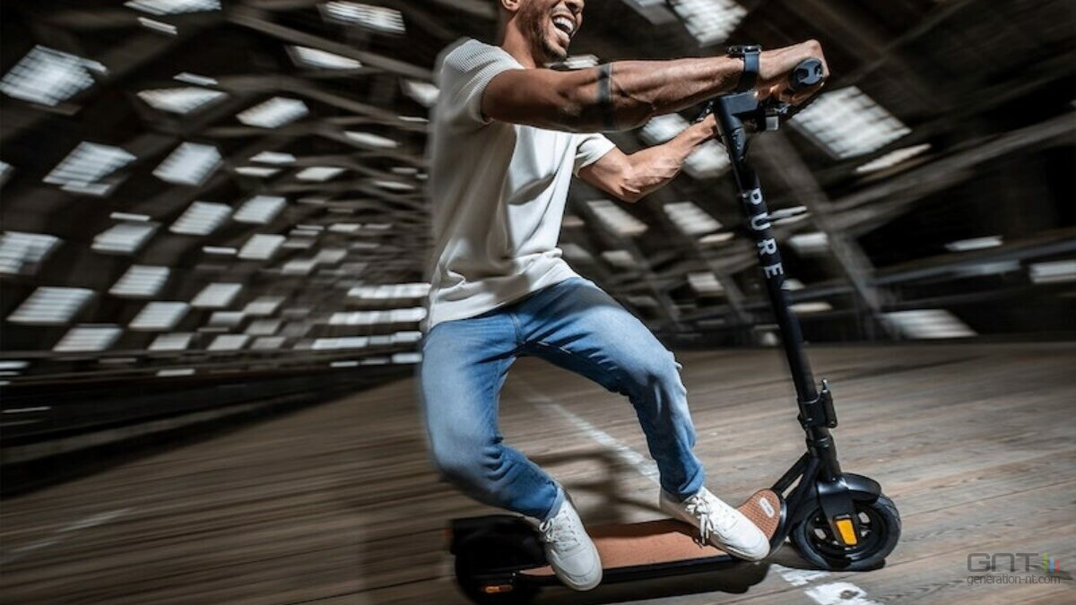 Top 3 du jour : Apple Watch 10 -33%, clavier Steelseries Apex 9 68¬, trottinette Pure Electric Air 4 Pro 400¬
