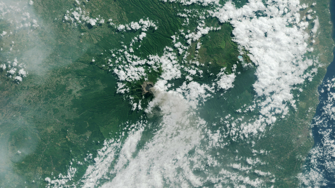 raung-volcan-indonesie-capture-landsat-8