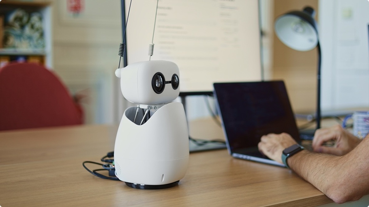 Reachy Mini robot developpement IA