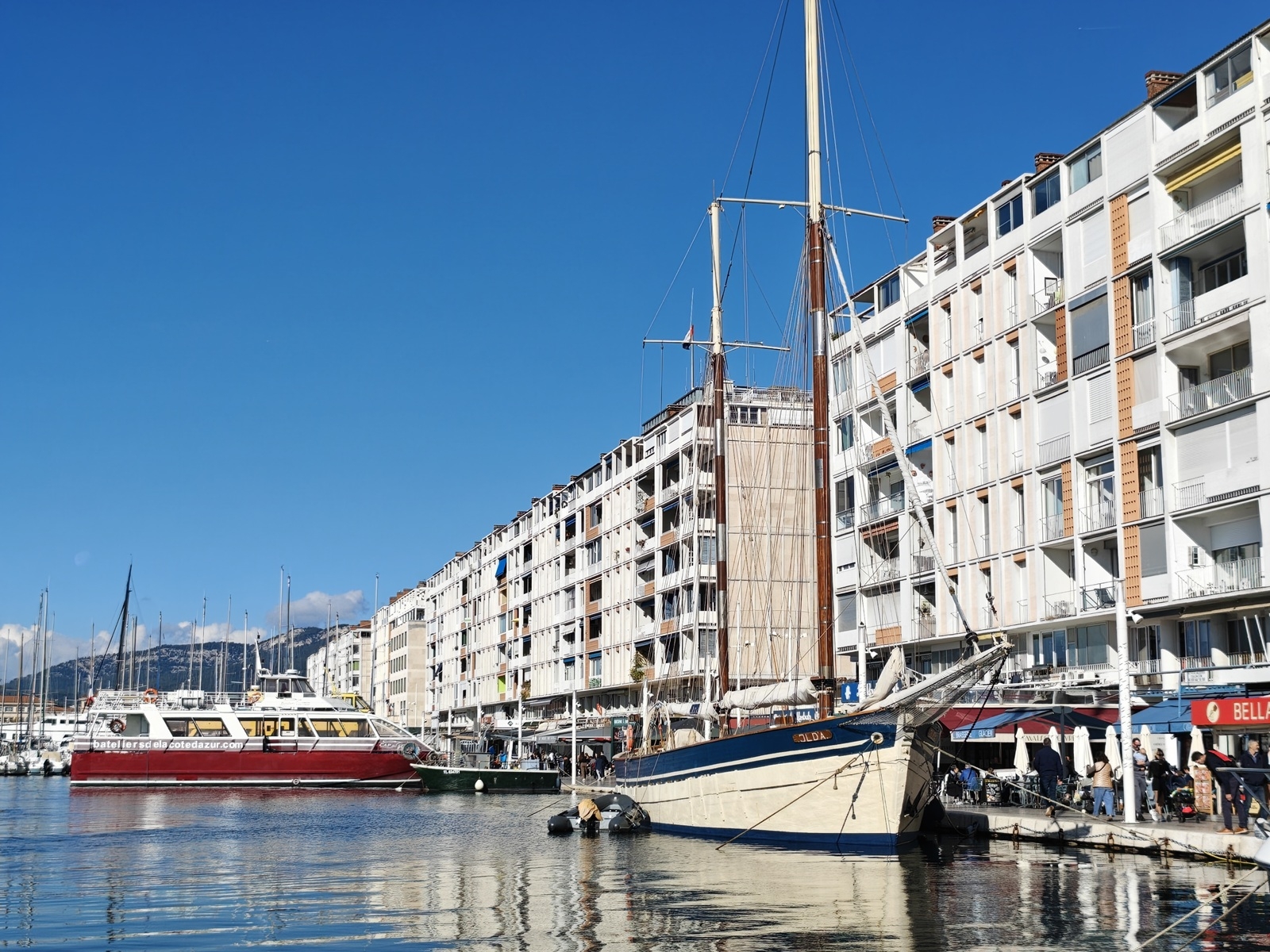 realme GT 8 Pro photo 01