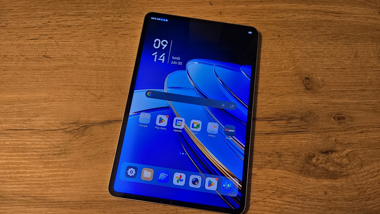 Redmagic Astra Gaming Tablet mode portrait