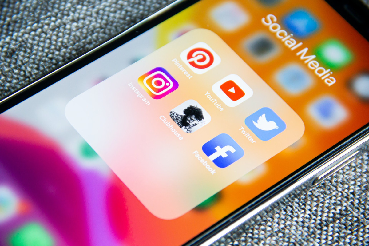 reseaux-sociaux-smartphone