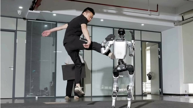 Robot coups 01