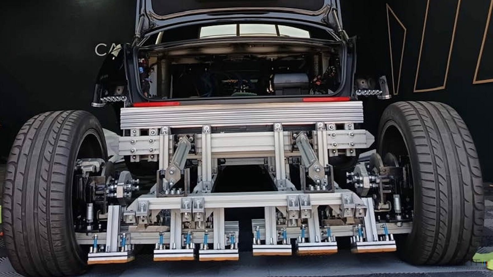 Cette Audi sans moteur avance grâce à un système à air comprimé