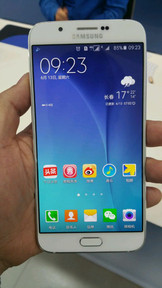 Samsung Galaxy A8 : vidéo de prise en main pour le smartphone à tranches métal
