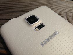 Samsung_Galaxy_S5_Dos_a