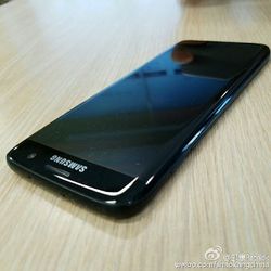 Samsung Galaxy S7 Edge noir brillant 02