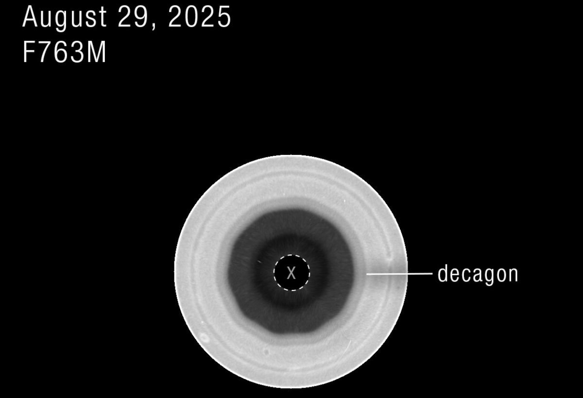saturne-decagone-pole-sud