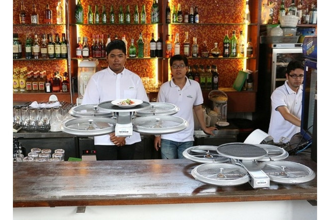 Singapour drones service restaurant