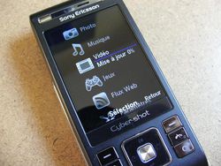 Sony Ericsson C905 13