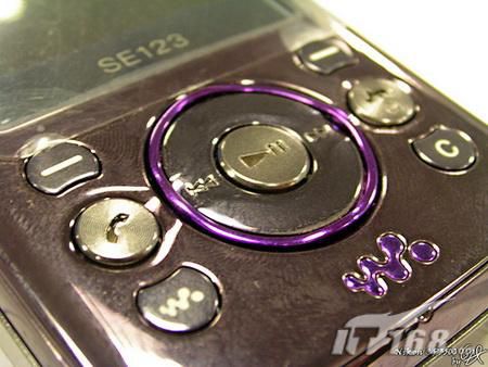Sony Ericsson W395 2