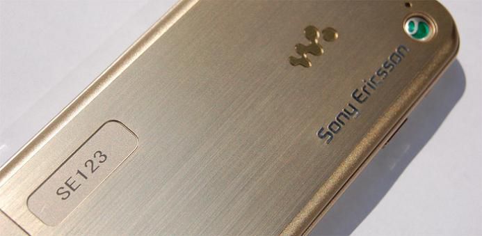 Sony Ericsson W890i gold 3