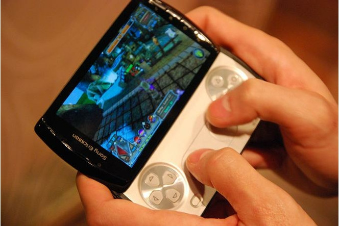 Android : le Sony Ericsson Xperia Play fait ses premiers pas