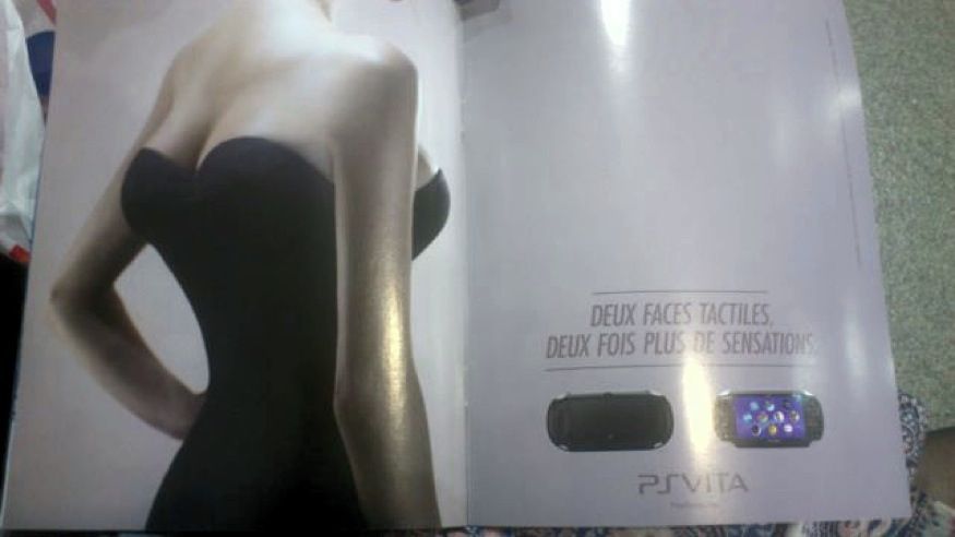 Sony PS Vita - pub seins