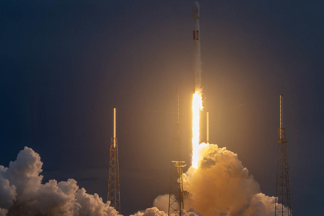 spacex-amos-17