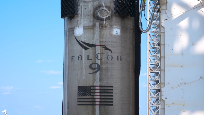 spacex-booster-b1067