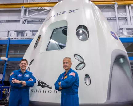 SpaceX-Dragon-premier-vol-demonstration-habite-astronautes-retenus