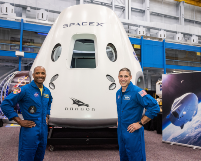 SpaceX-Dragon-premiere-mission-operationnelle-astronautes-retenus