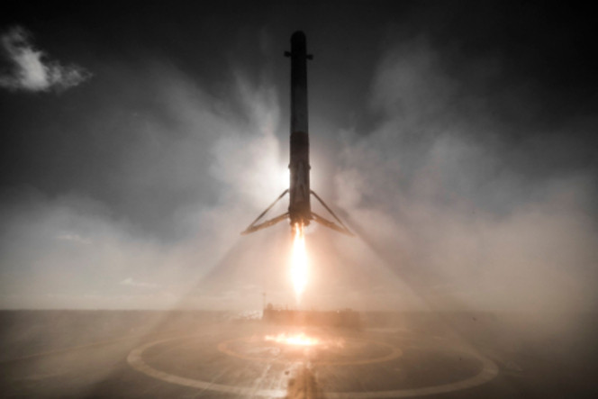 SpaceX-Falcon-9-atterrissage