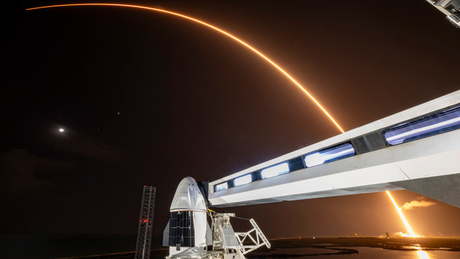 spacex-lancement-mission-starlink-crew-dragon-en-attente