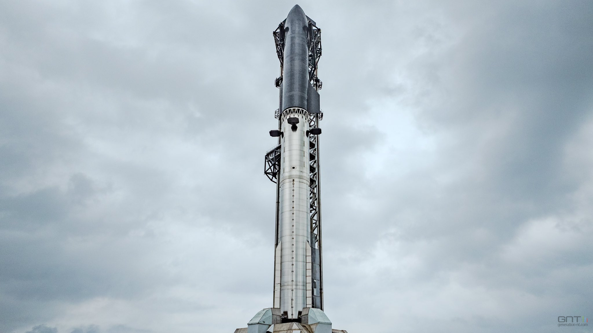 Le géant est assemblé ! SpaceX dévoile enfin son Starship V3 complet !