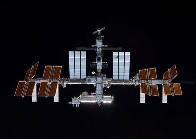 Station spatiale internationale 02