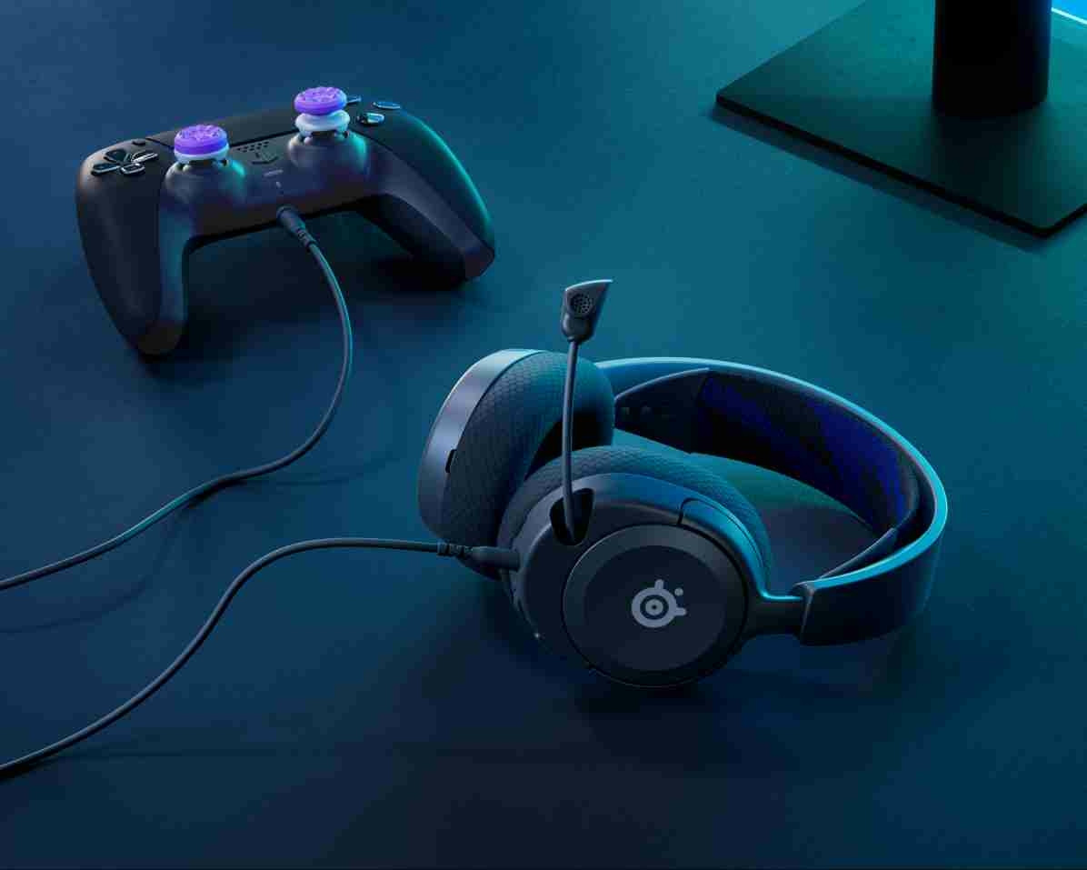 SteelSeries Arctis Nova 1P (1)