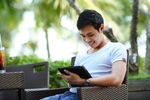 tablette-internet-homme-detente