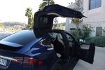 Tesla Model X Falcon Wing 02