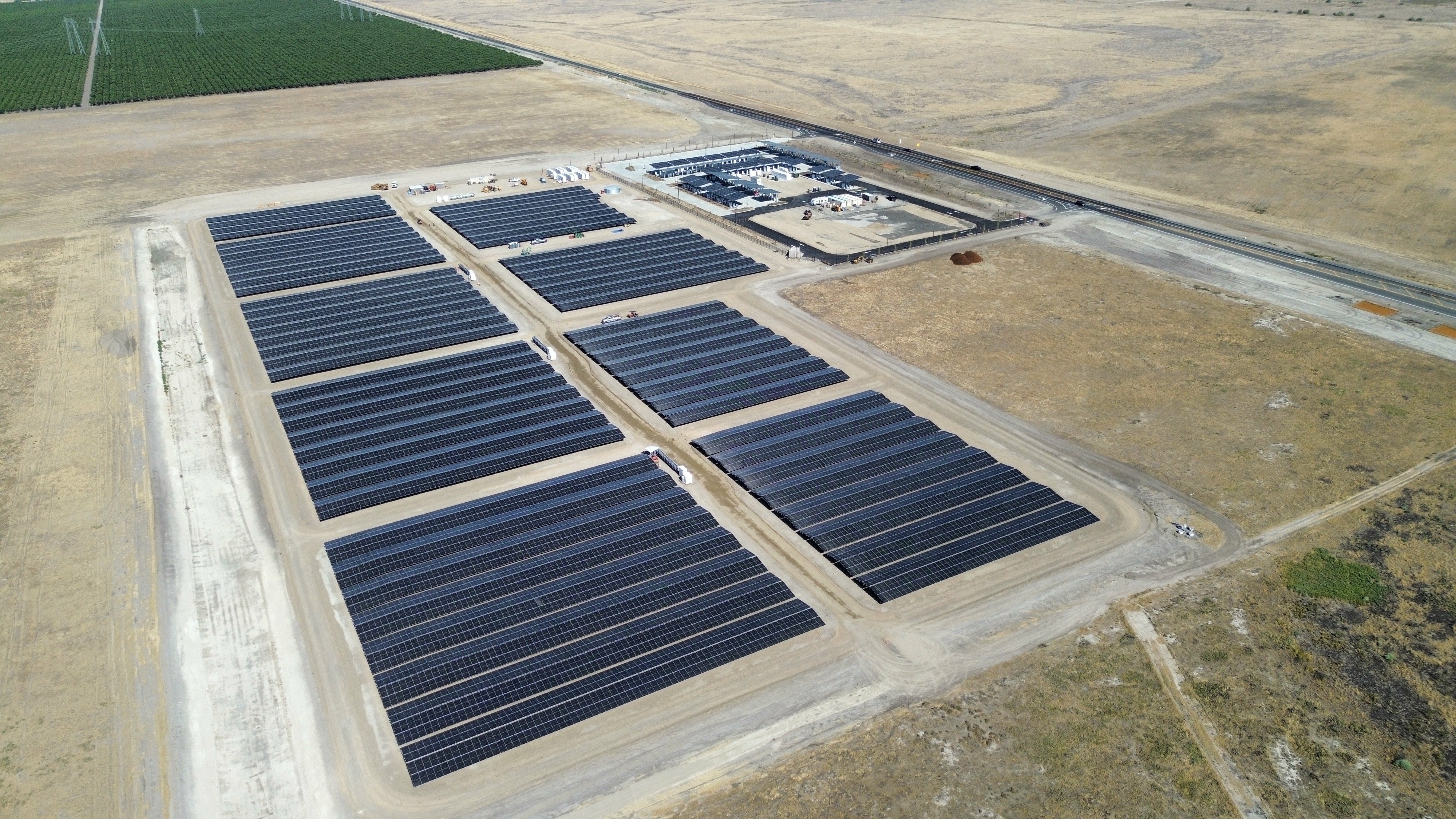 Tesla Oasis Supercharger Californie 01