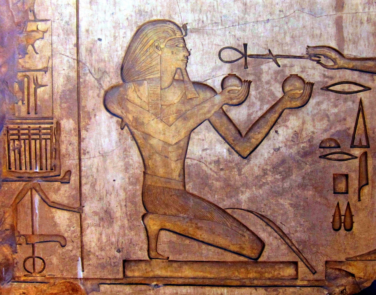 Thoutmosis II representation murale Wikiepdia