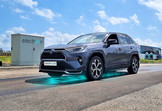 Un SUV Toyota hybride parcourt 2000 km en électrique