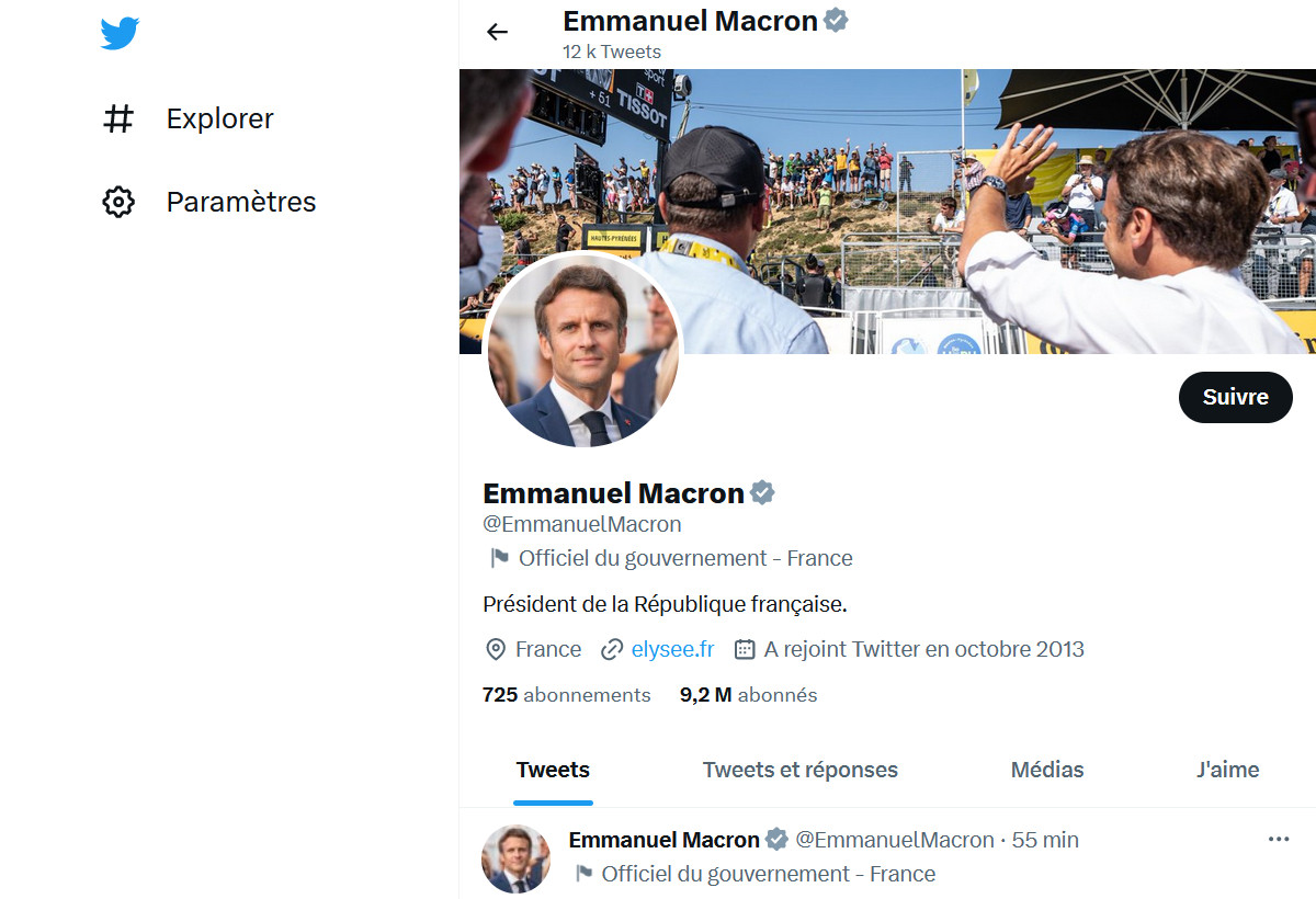 twitter-emmanuel-macron-president-coche-grise
