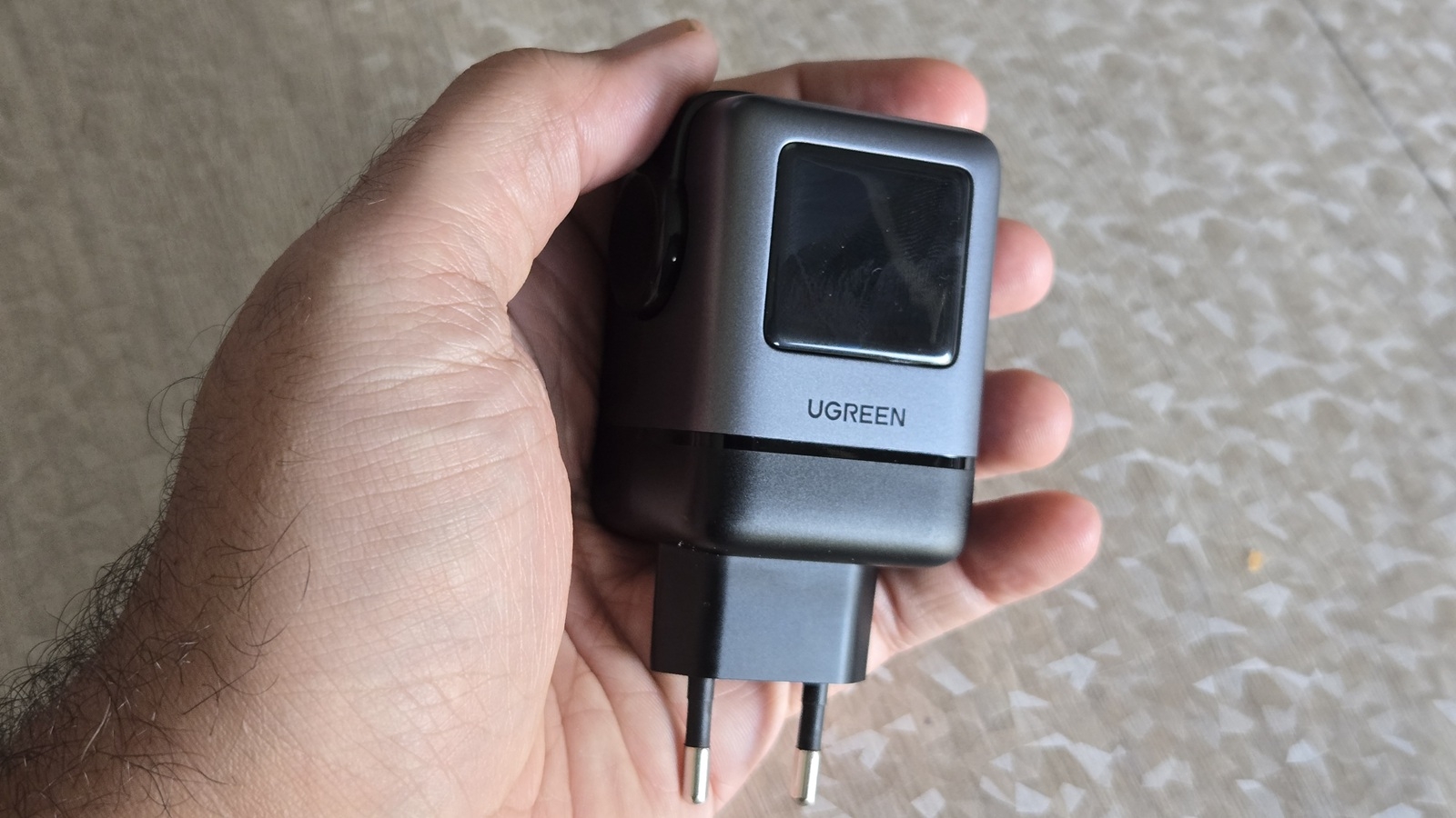UGREEN UNO chargeur GaN 100W design