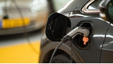 La voiture électrique a toujours du mal à entrer dans les moeurs...même au prix du thermique