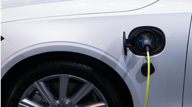 Les hybrides dépassent 50% des ventes : le marché auto français change de visage