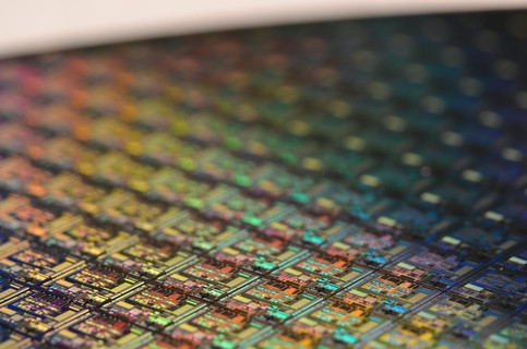 Semi-conducteurs : Samsung met les bouchées doubles sur la gravure en 3 nm et 2 nm
