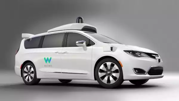 Waymo-Chrysler-Pacifica-monospace-autonome