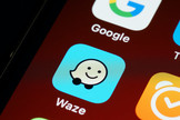 Waze va s'inviter dans l'écran de bord des voitures, plus besoin de smartphone