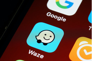 Waze va s'inviter dans l'écran de bord des voitures, plus besoin de smartphone